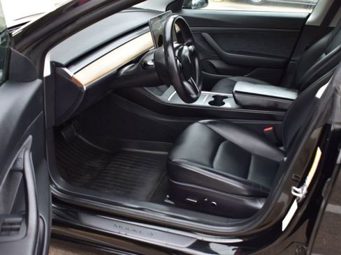 Used 2021 Tesla Model 3 Standard Range Plus image 14