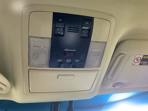 Used 2016 Lexus GX 460 w/ Premium Package image 23