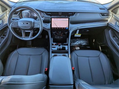 New 2025 Jeep Grand Cherokee Limited w/ Black Appearance Package image 26