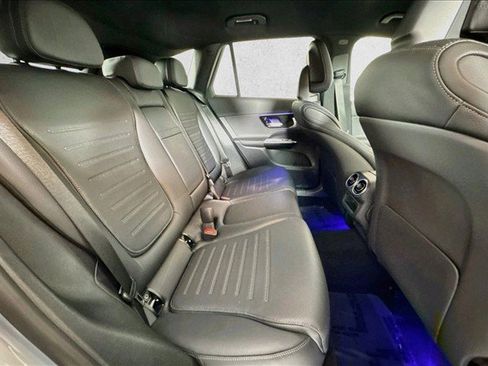 Used 2025 Mercedes-Benz GLC 350e 4MATIC image 25