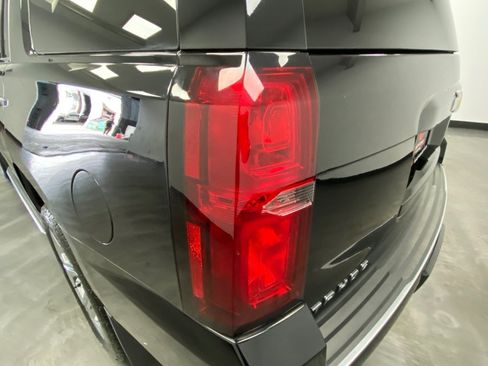 Used 2018 Chevrolet Tahoe Premier AWD/4WD image 13