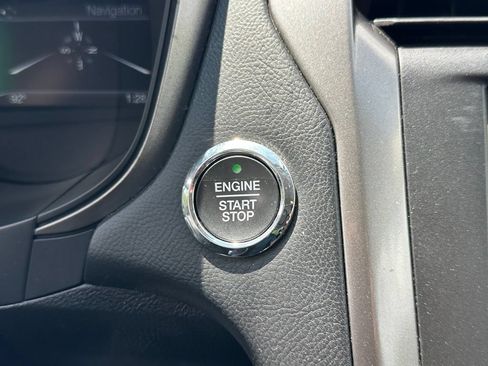 Used 2018 Ford Fusion SE w/ Fusion SE Technology Package FWD image 30