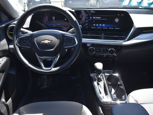 Used 2024 Chevrolet Trax LT w/ Driver Confidence Package FWD image 20