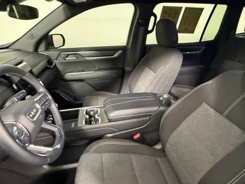 Used 2025 GMC Acadia Elevation FWD image 30