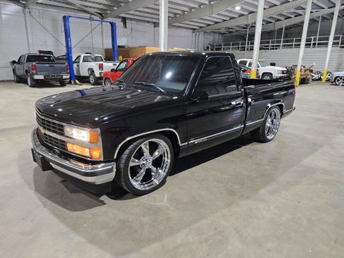 Used 1990 Chevrolet Silverado 1500 2WD Regular Cab image 2