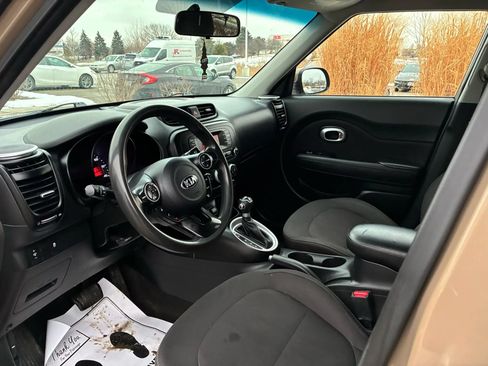 Used 2015 Kia Soul FWD image 9