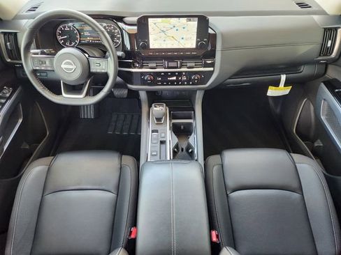 Certified 2025 Nissan Pathfinder SL image 23