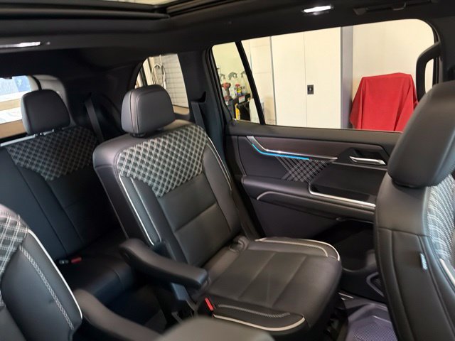 Used 2026 GMC Acadia Denali w/ Super Cruise Package AWD/4WD image 45