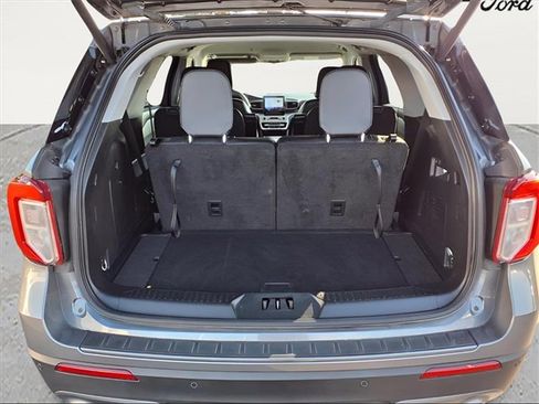 Used 2023 Ford Explorer XLT w/ Equipment Group 202A image 10