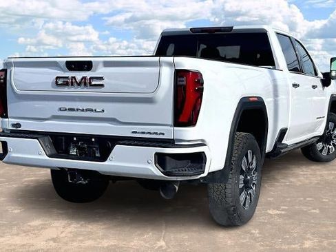 Used 2024 GMC Sierra 3500 Denali w/ Denali Reserve Package AWD/4WD image 6
