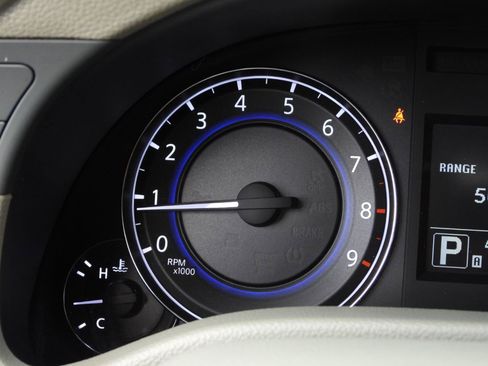 Used 2015 INFINITI Q40 w/ Moonroof Package RWD image 65