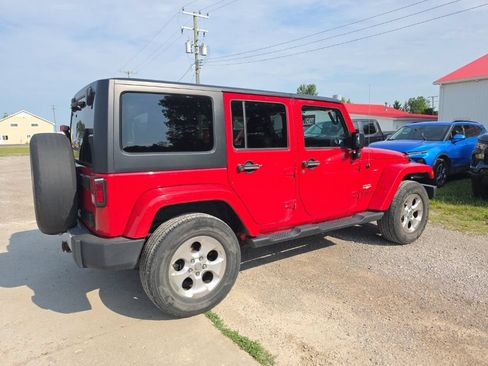 Used 2014 Jeep Wrangler Unlimited Sahara w/ Connectivity Group AWD/4WD image 4