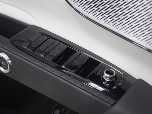 Certified 2024 Maserati Grecale GT image 37