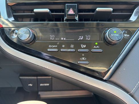 Used 2023 Toyota Camry SE image 18