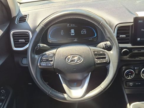 Used 2025 Hyundai Venue SEL FWD image 23