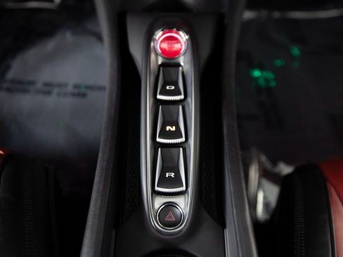 Used 2023 McLaren Artura image 20