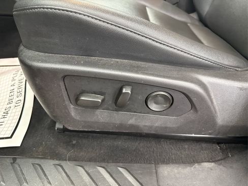 Used 2024 GMC Canyon Elevation w/ Elevation Premium Package image 40