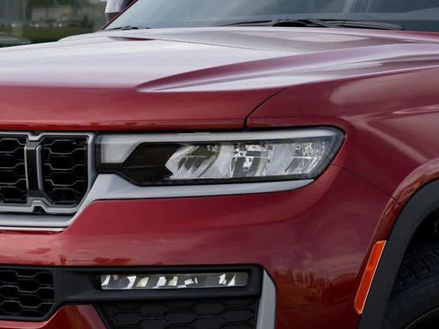 New 2026 Jeep Grand Cherokee Limited w/ Limited Altitude Package AWD/4WD image 10