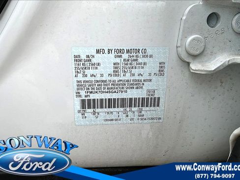 Used 2025 Ford Explorer Active w/ Active Comfort Package image 8