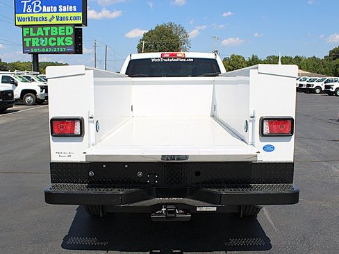 Used 2026 RAM 2500 Tradesman w/ Chrome Appearance Group AWD/4WD image 16