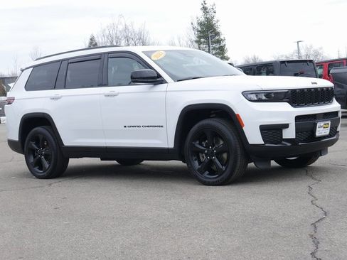 Used 2023 Jeep Grand Cherokee L Laredo image 8