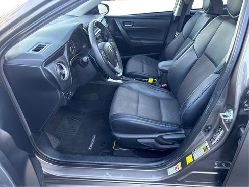 Used 2017 Toyota Corolla SE w/ SE Premium Package FWD image 9