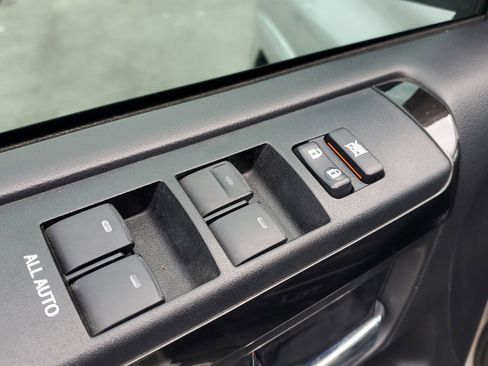 Used 2021 Toyota 4Runner TRD Off-Road Premium image 18