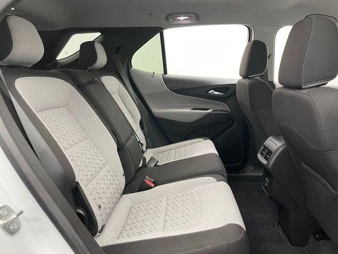 Used 2024 Chevrolet Equinox LS w/ LS Convenience Package FWD image 31