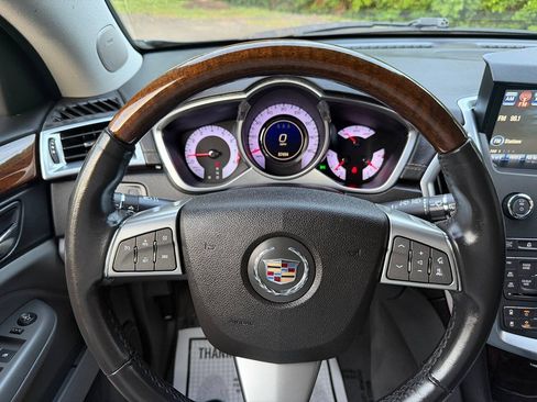 Used 2011 Cadillac SRX Luxury FWD image 15