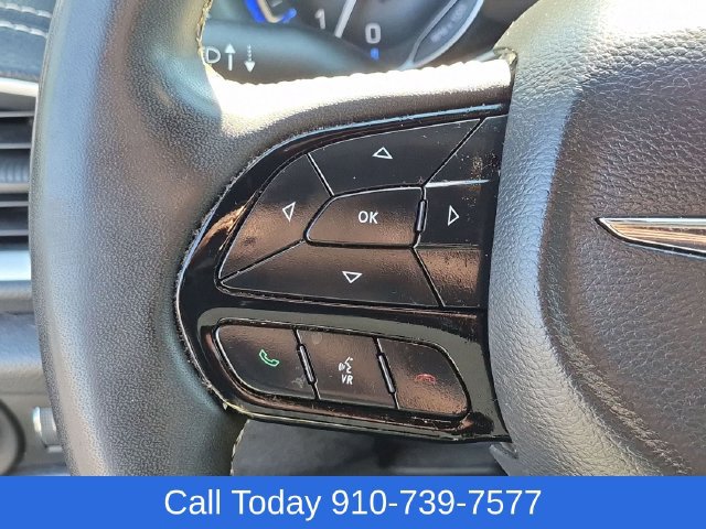 Used 2022 Chrysler Pacifica Touring FWD image 19