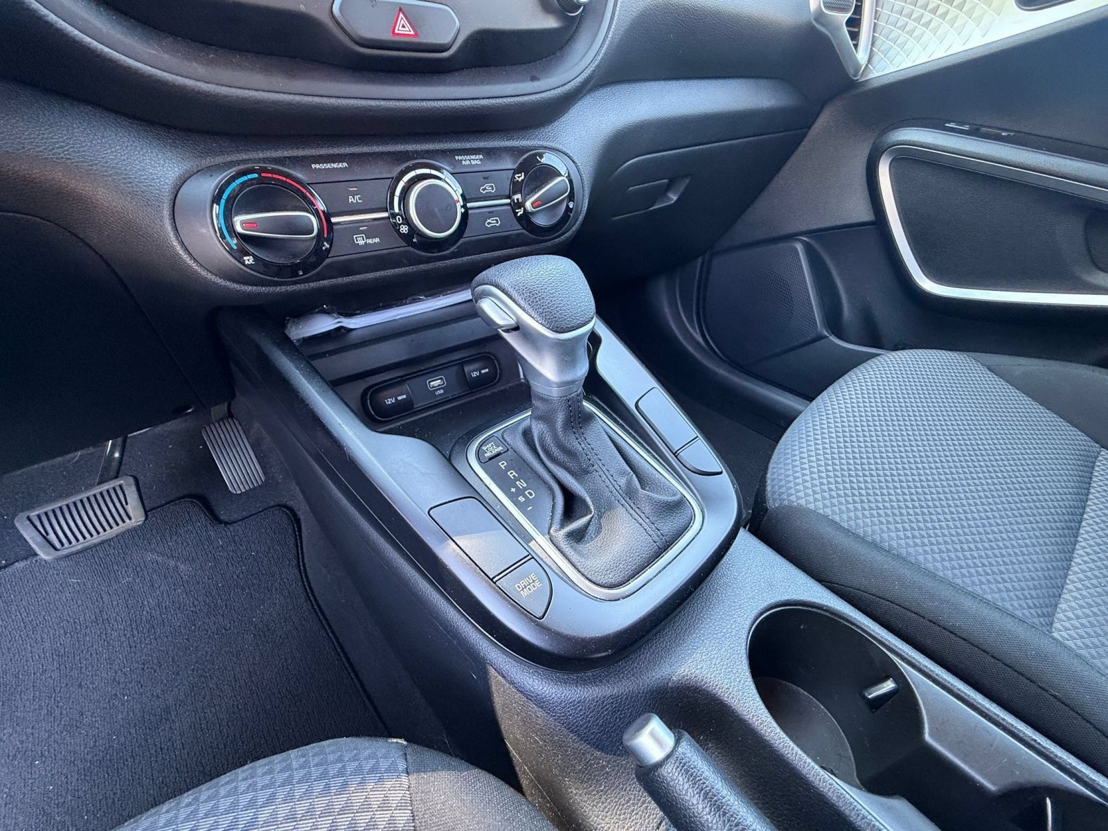 Used 2025 Kia Soul LX w/ LX Technology Package FWD image 38