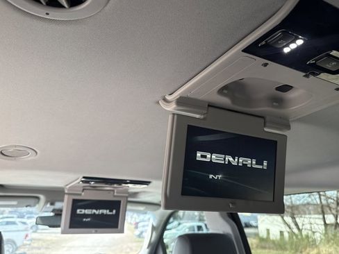 Used 2017 GMC Yukon XL Denali w/ Open Road Package image 4