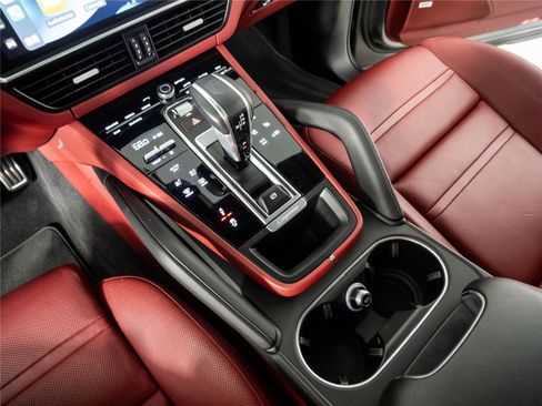 Certified 2023 Porsche Cayenne GTS AWD/4WD image 18