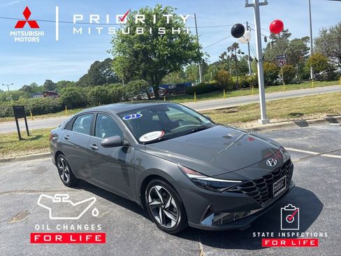 Used 2023 Hyundai Elantra Limited image 1