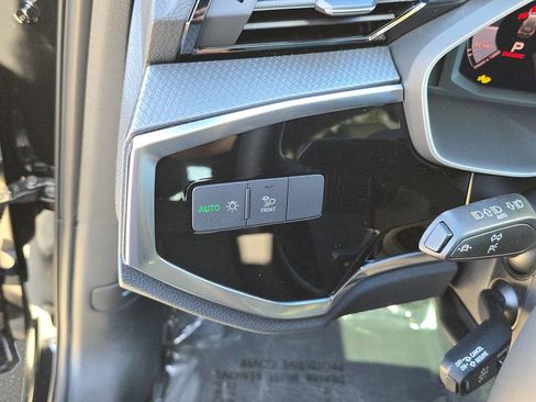 Certified 2025 Audi Q3 2.0T Premium w/ Convenience Package image 29