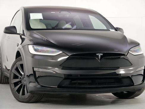 Used 2022 Tesla Model X Plaid image 4