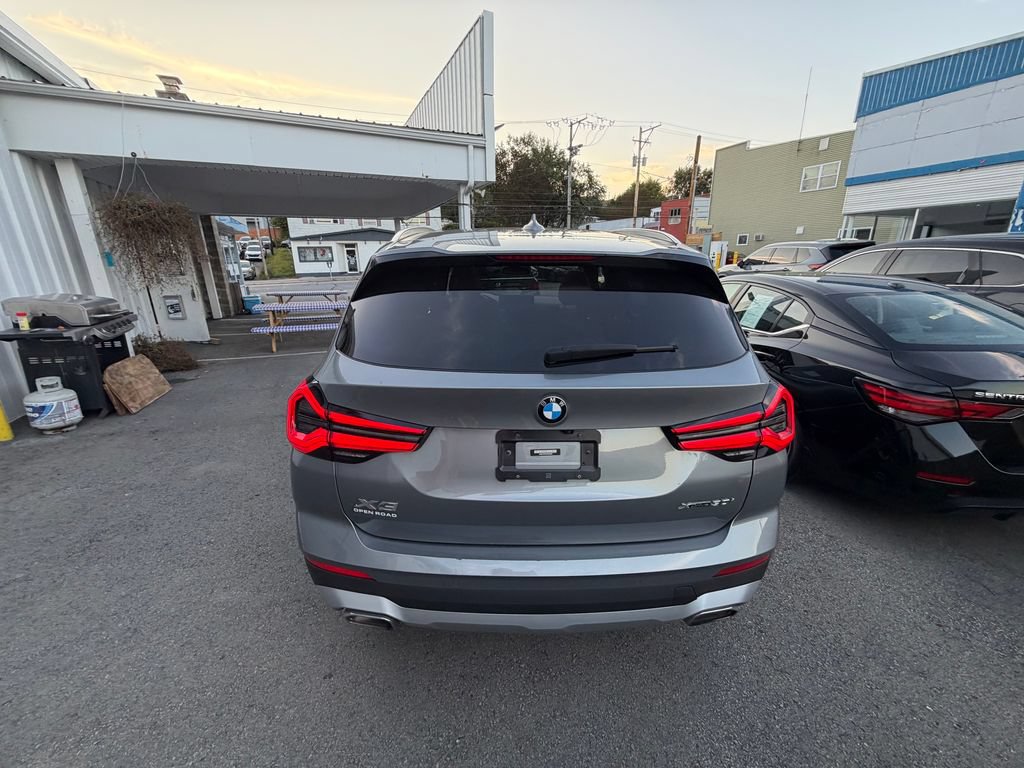 Used 2023 BMW X3 xDrive30i w/ Premium Package w/ZPA AWD/4WD image 4