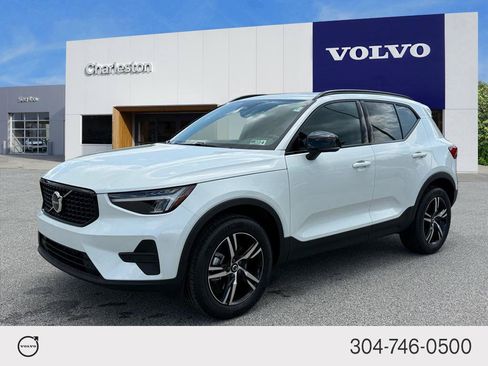 New 2026 Volvo XC40 B4 Core w/ Protection Package Premier FWD image 7