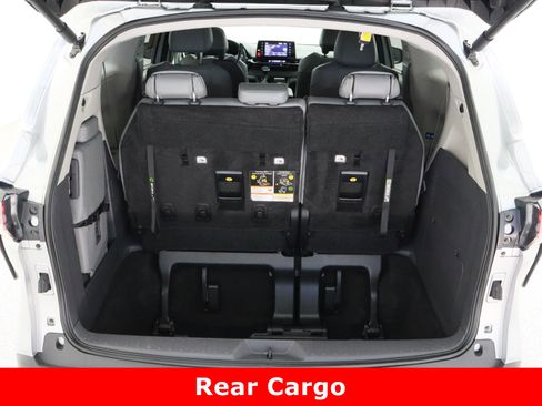 Certified 2023 Toyota Sienna XLE image 34