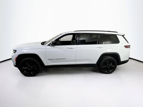 Used 2023 Jeep Grand Cherokee L Laredo image 8
