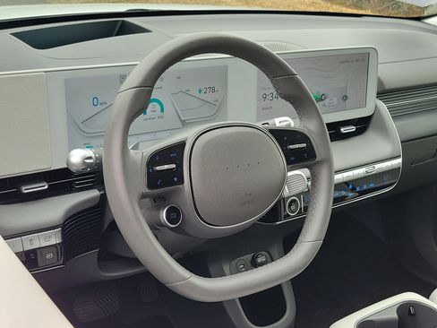 Certified 2024 Hyundai Ioniq 5 Limited RWD image 9