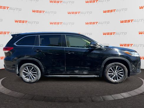 Used 2018 Toyota Highlander XLE AWD/4WD image 6
