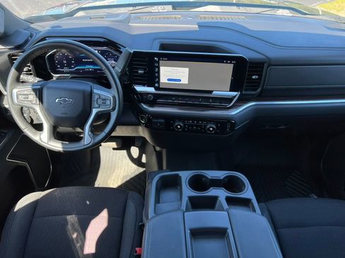 Used 2023 Chevrolet Silverado 1500 RST w/ Z71 Off-Road Package AWD/4WD image 3