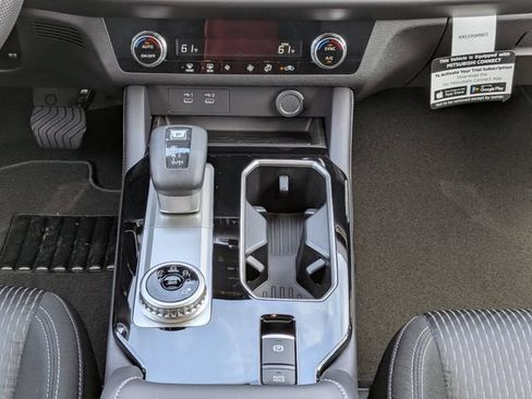 New 2026 Mitsubishi Outlander ES FWD image 17