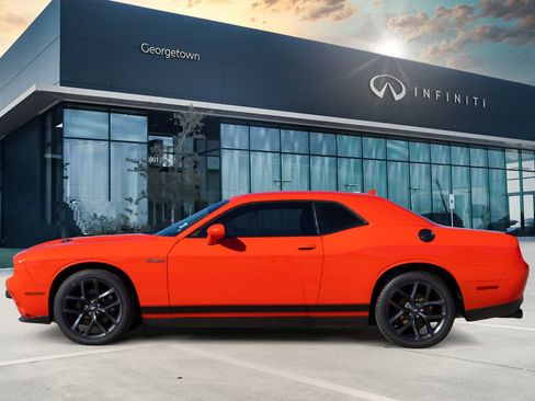 Used 2020 Dodge Challenger SXT w/ Plus Package image 7