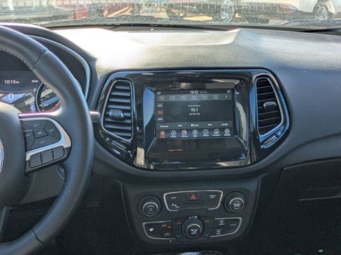 Used 2019 Jeep Compass Altitude image 16