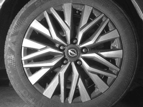 Used 2025 Nissan Altima 2.5 SV FWD image 24