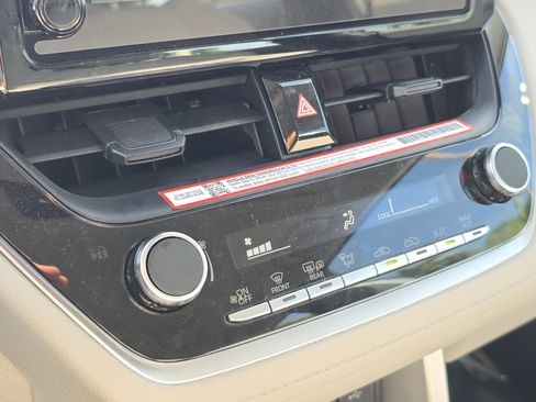 Used 2024 Toyota Corolla Cross L image 23