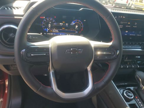 Used 2025 Chevrolet Colorado Z71 w/ Technology Package image 12