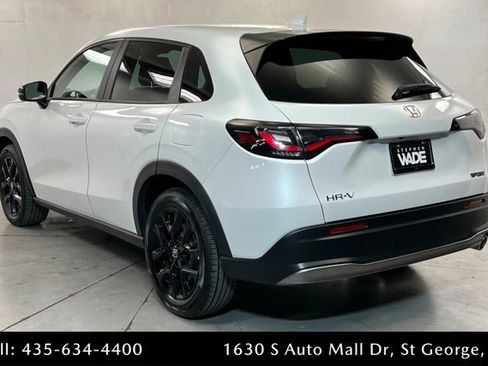 Used 2023 Honda HR-V Sport image 3